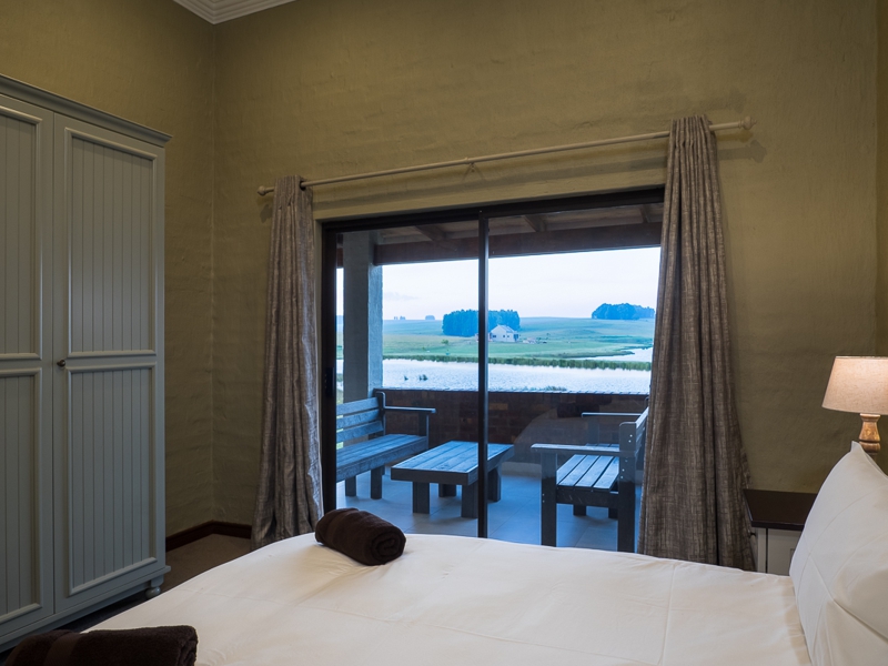 Bedroom 3 with queen bed